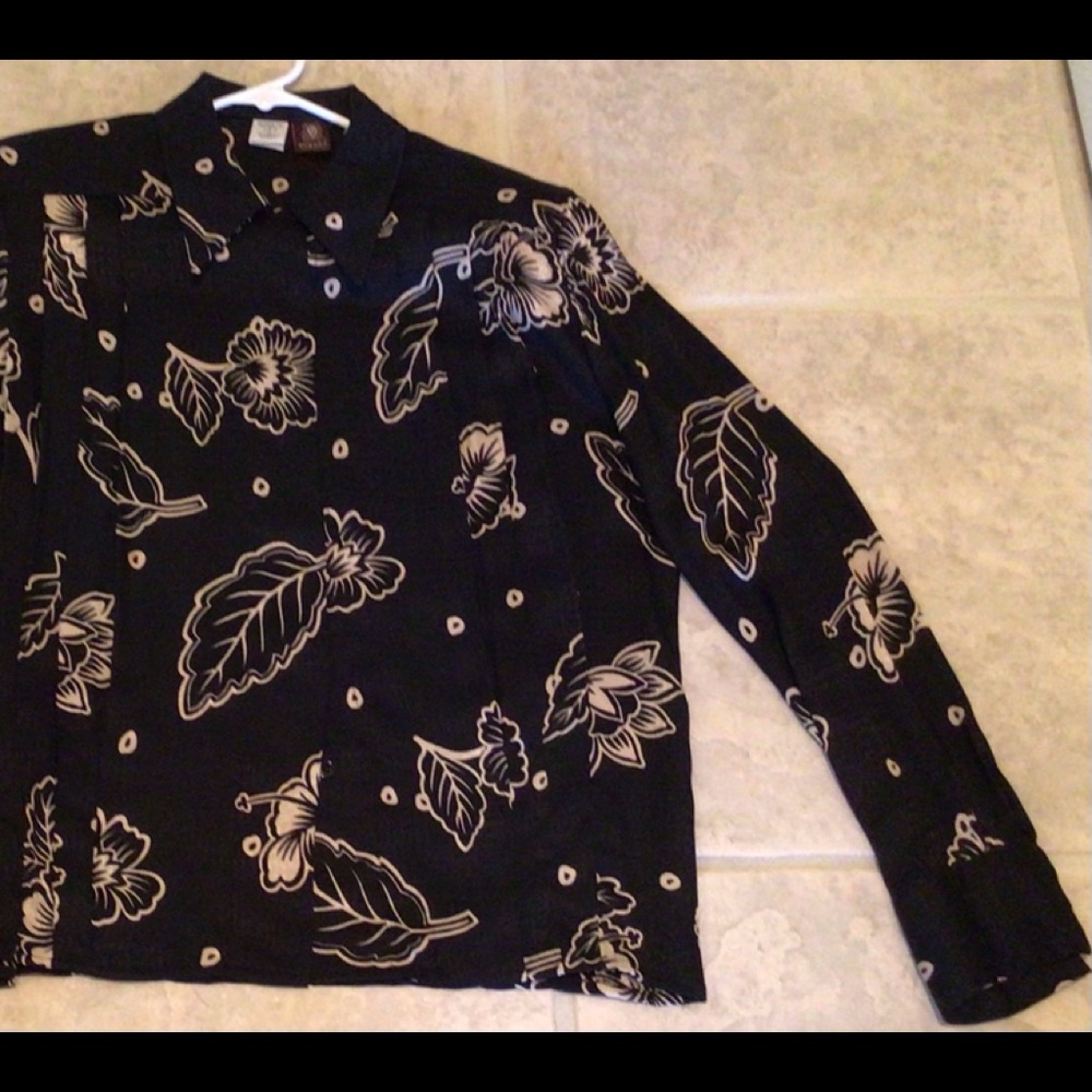 Pretty Ladies 100% Silk Anne Klein Blouse-Size 6